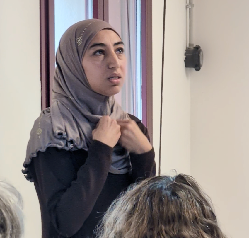 &nbsp;Hajar Samadi durante el Encuentro ‘Cada una es un Mundo’.